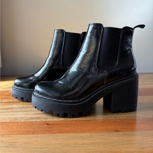 NWOT Missguided patent leather black chunky sole Chelsea boot ankle bootie 7.5